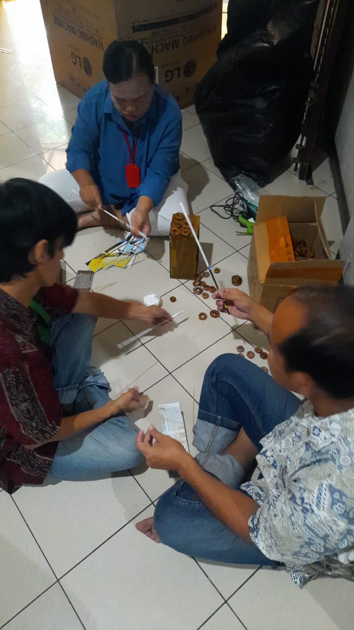 Persiapan Lintingan Kertas